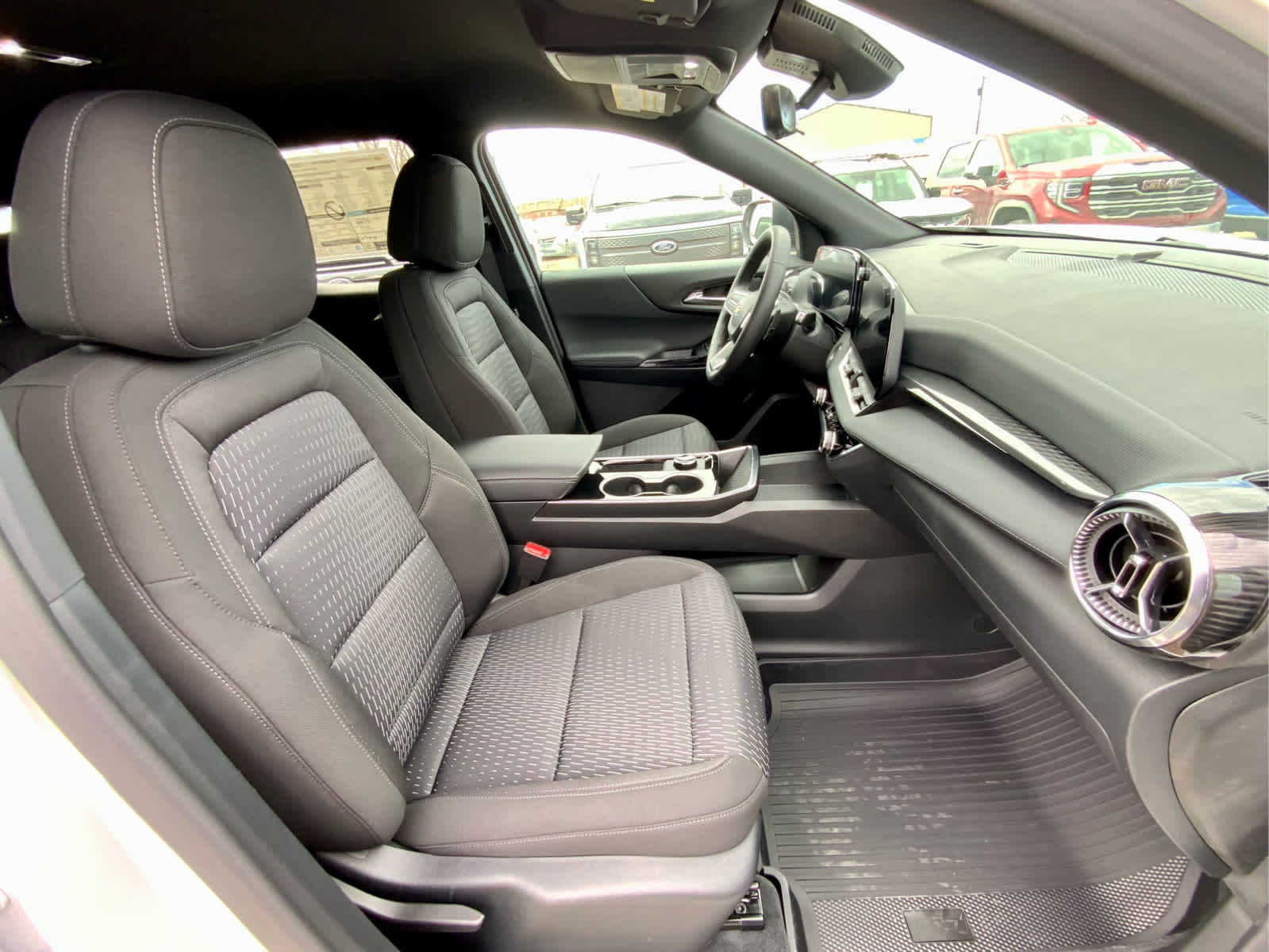 Thumbnail: 2026 Chevrolet Equinox - 23