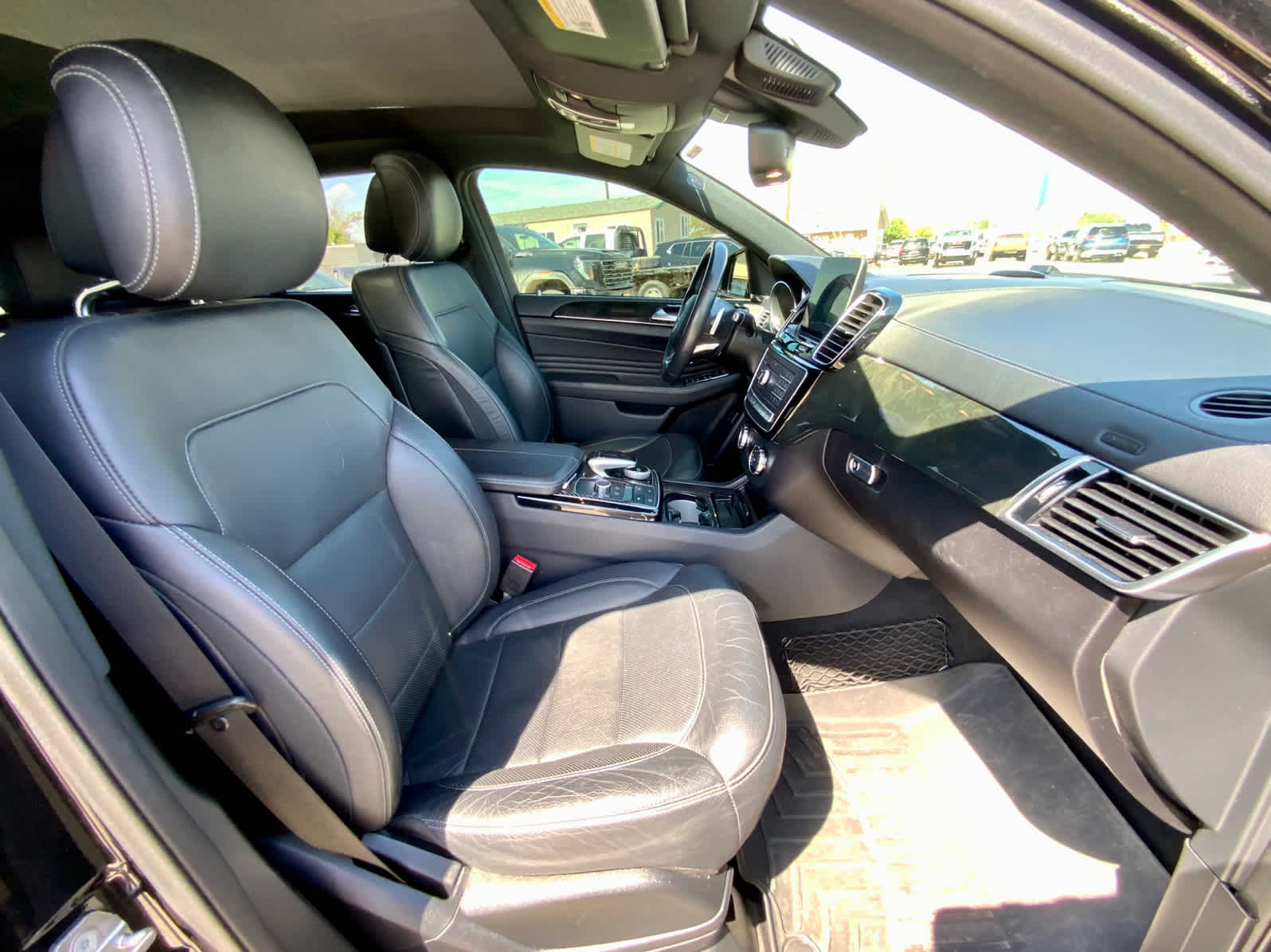 Thumbnail: 2018 Mercedes-Benz GLE - 26
