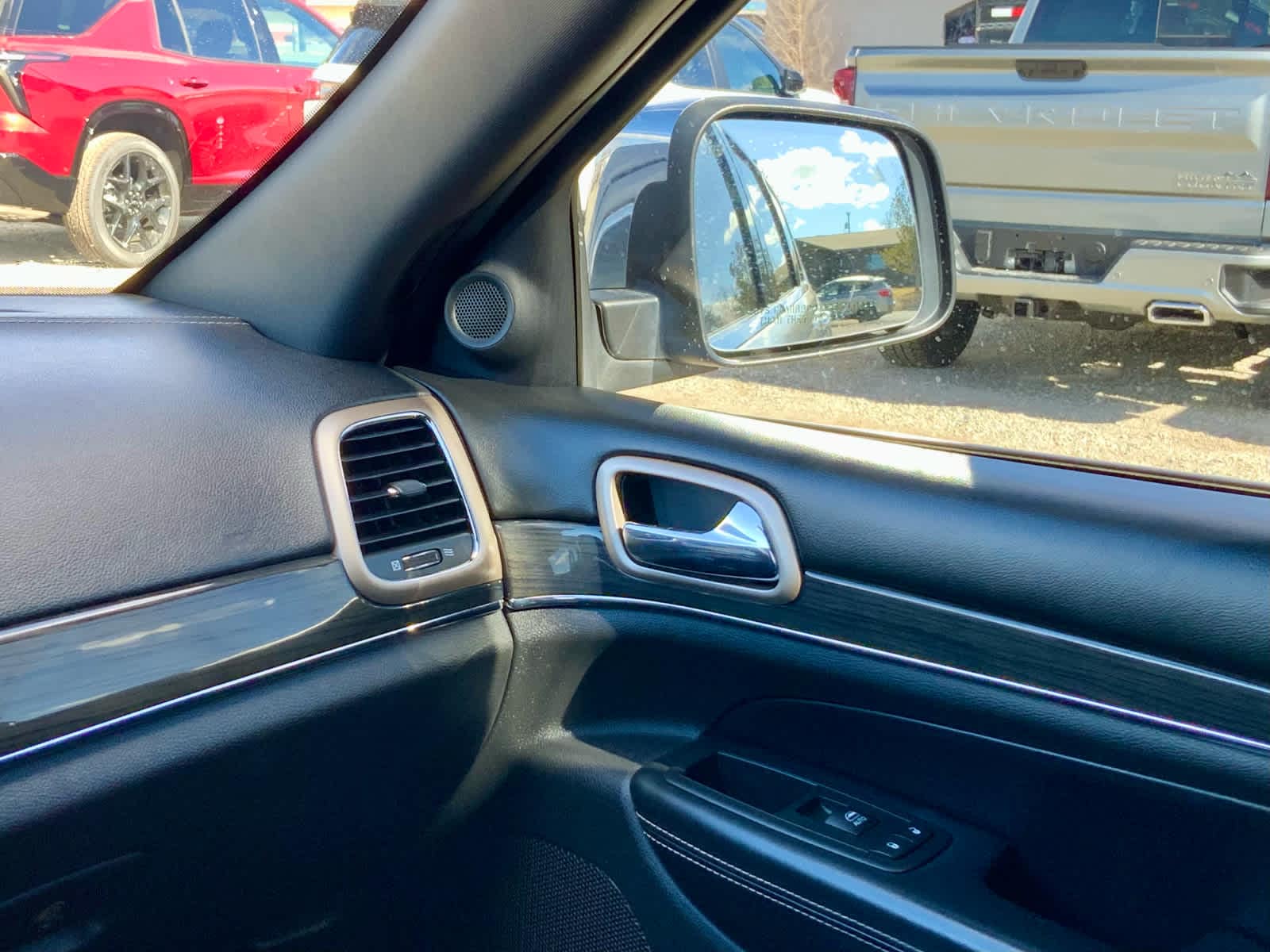 Thumbnail: 2015 Jeep Grand Cherokee - 37