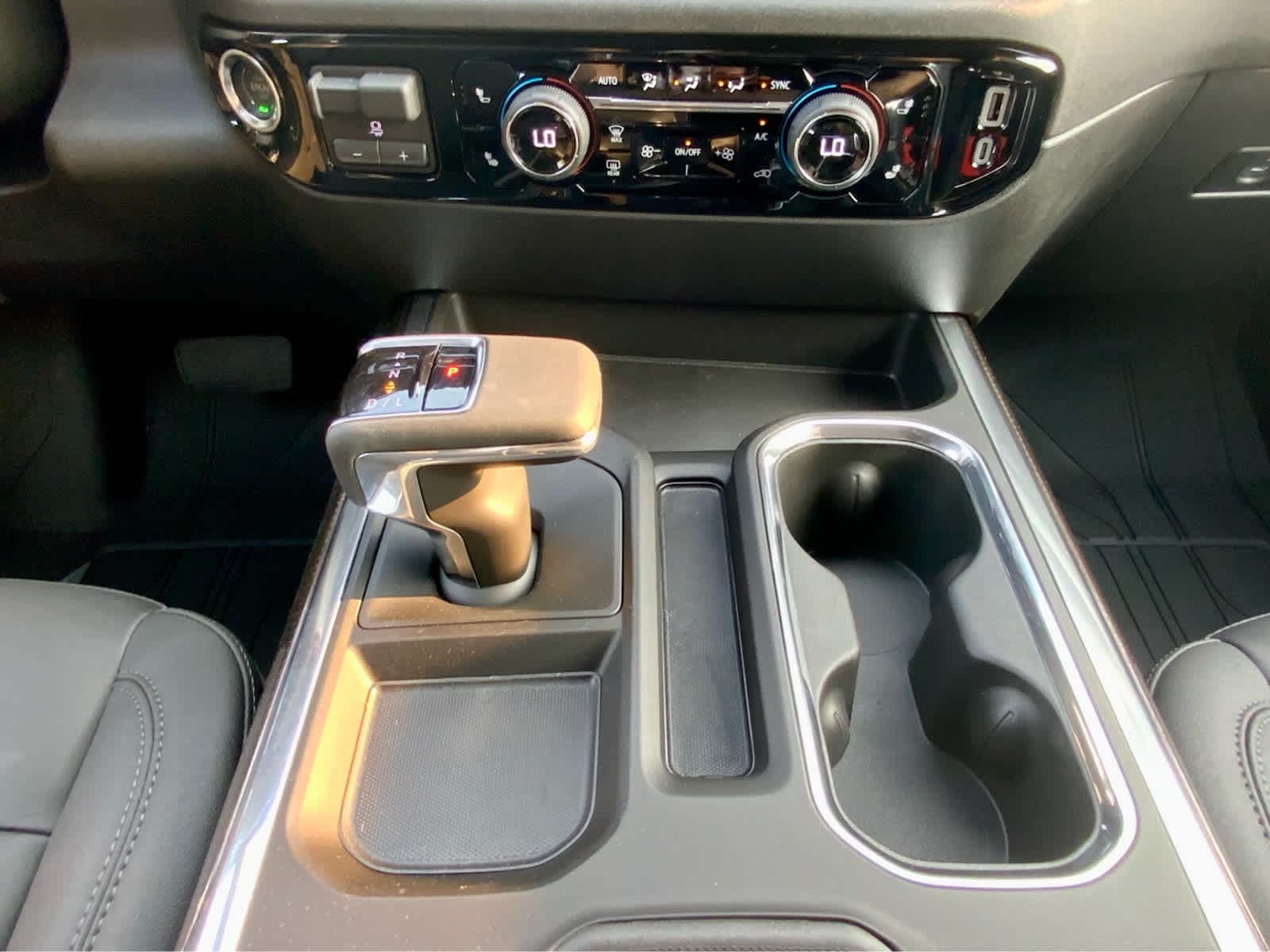 Thumbnail: 2026 Chevrolet Silverado 1500 - 46