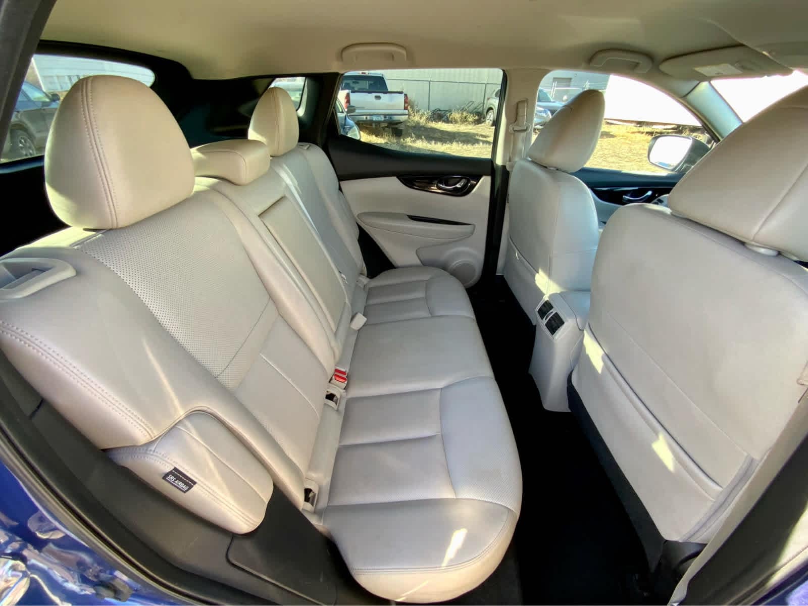 Thumbnail: 2022 Nissan Rogue Sport - 27