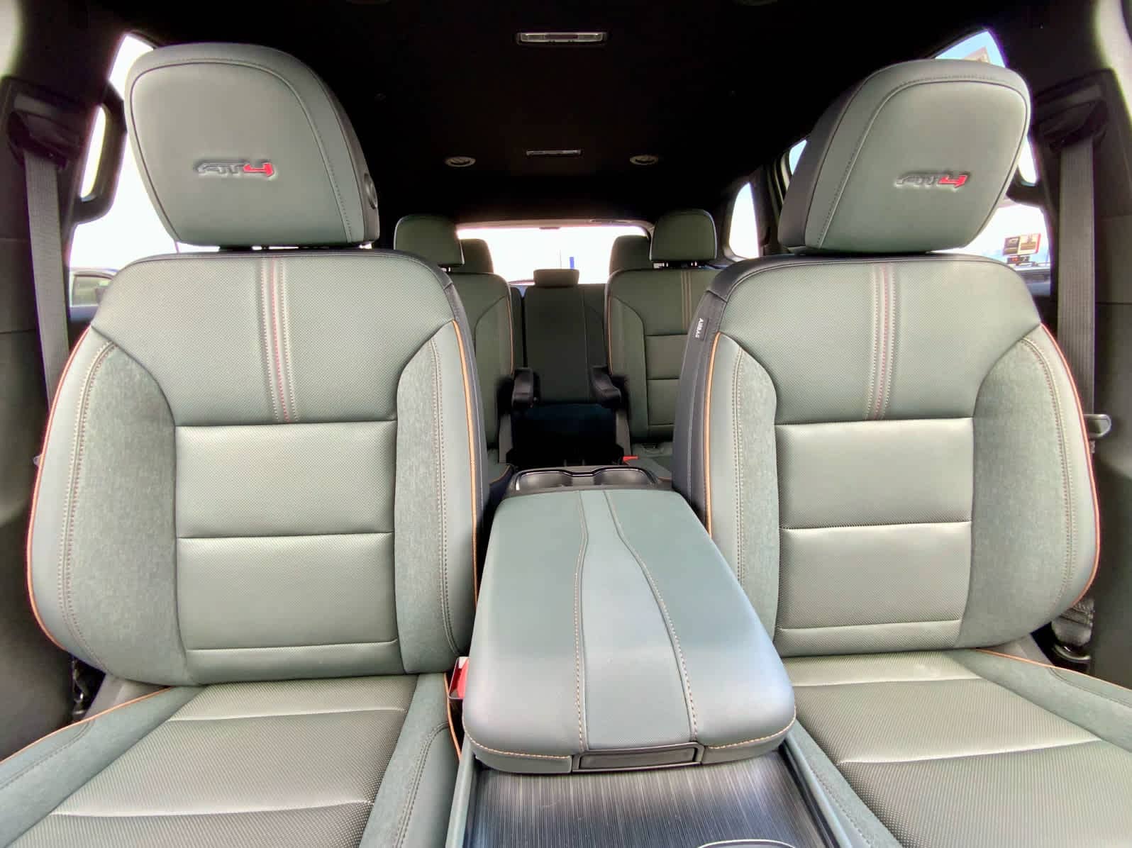 Thumbnail: 2026 GMC Acadia - 32
