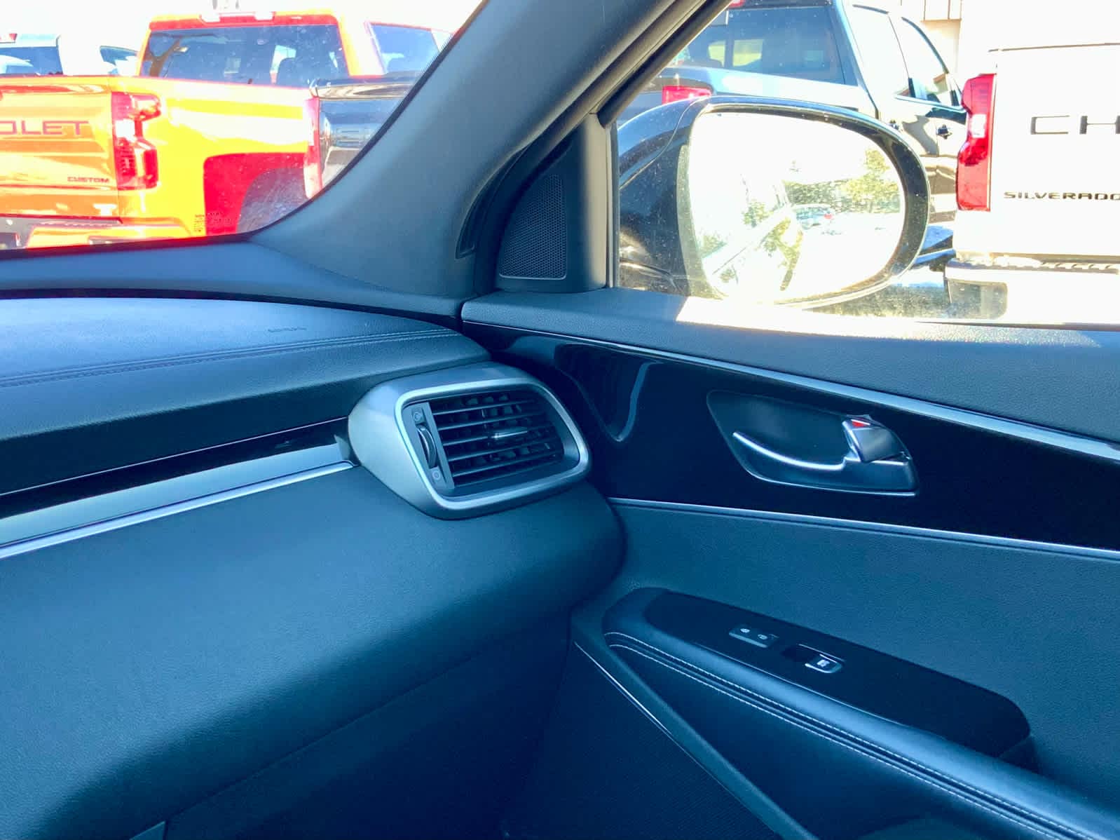 Thumbnail: 2019 Kia Sorento - 36