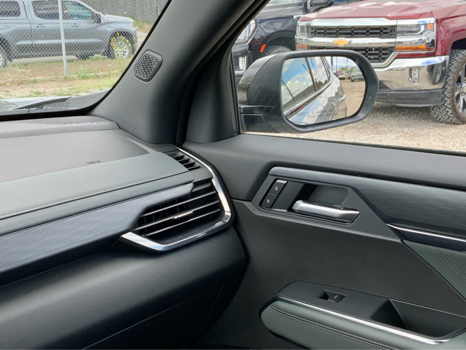 Thumbnail: 2026 GMC Acadia - 39