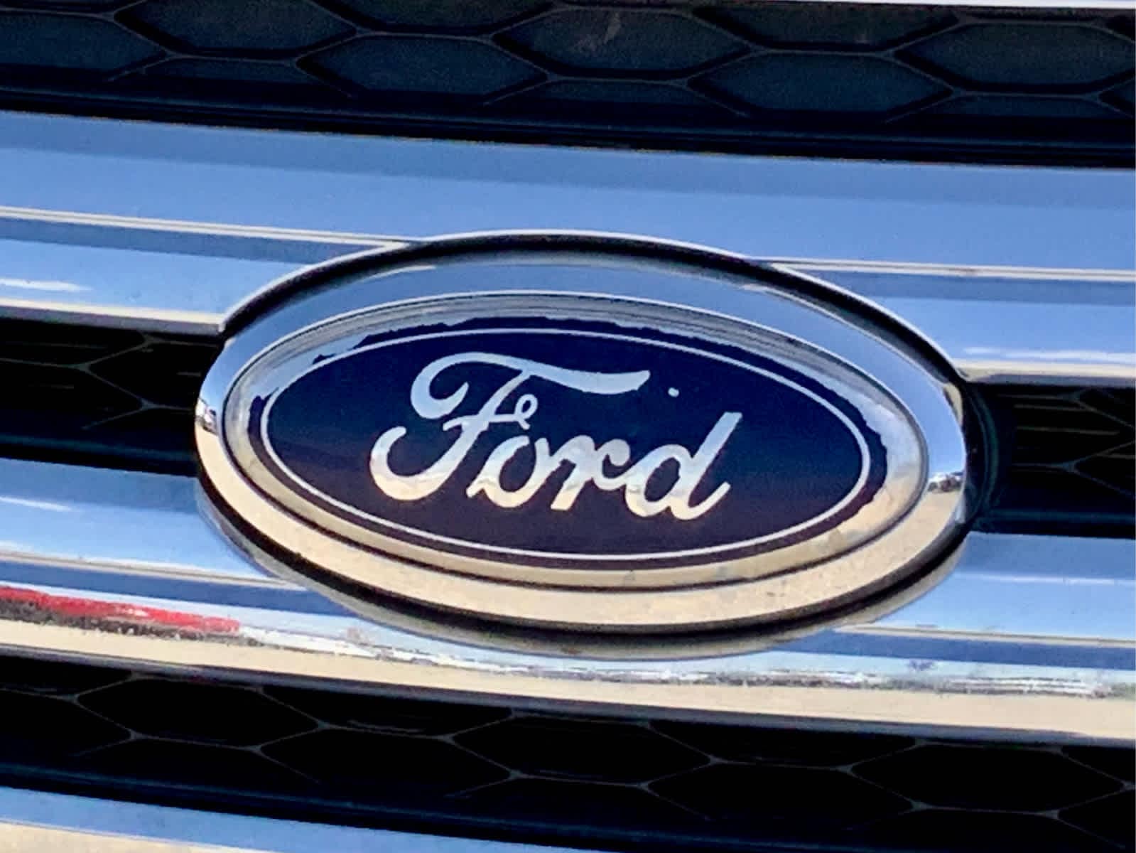 Thumbnail: 2013 Ford Edge - 15