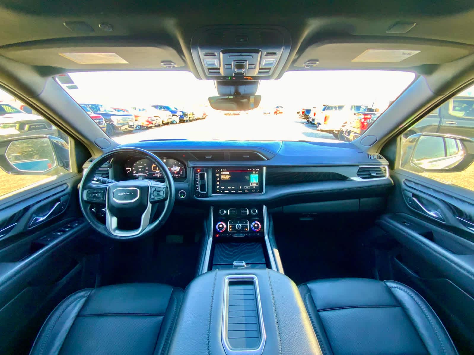 Thumbnail: 2023 GMC Yukon - 32