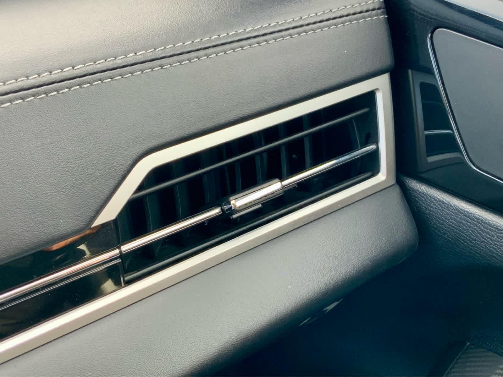 Thumbnail: 2024 Mitsubishi Outlander - 48