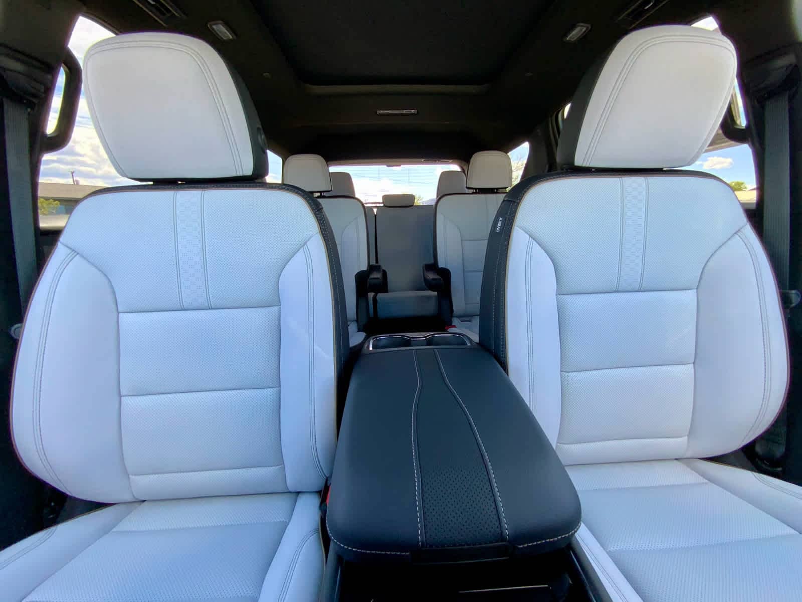 Thumbnail: 2026 Chevrolet Traverse - 30