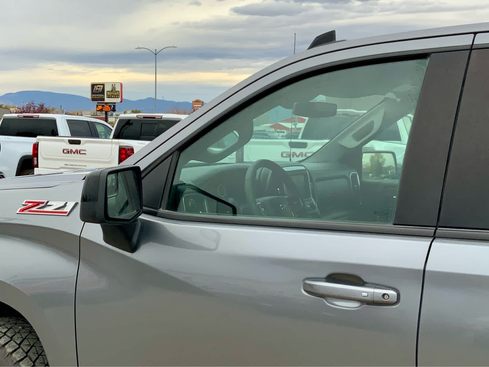 Thumbnail: 2022 Chevrolet Silverado 1500 - 14