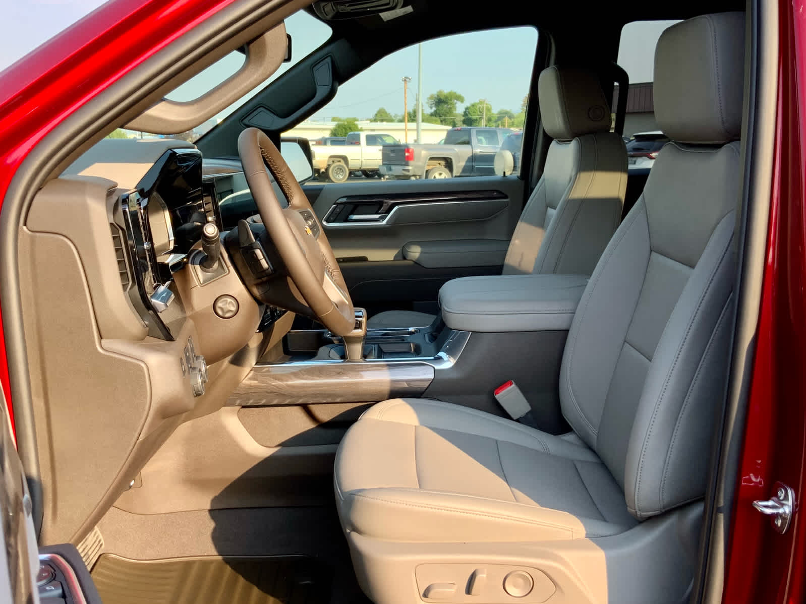 Thumbnail: 2026 Chevrolet Silverado 1500 - 28