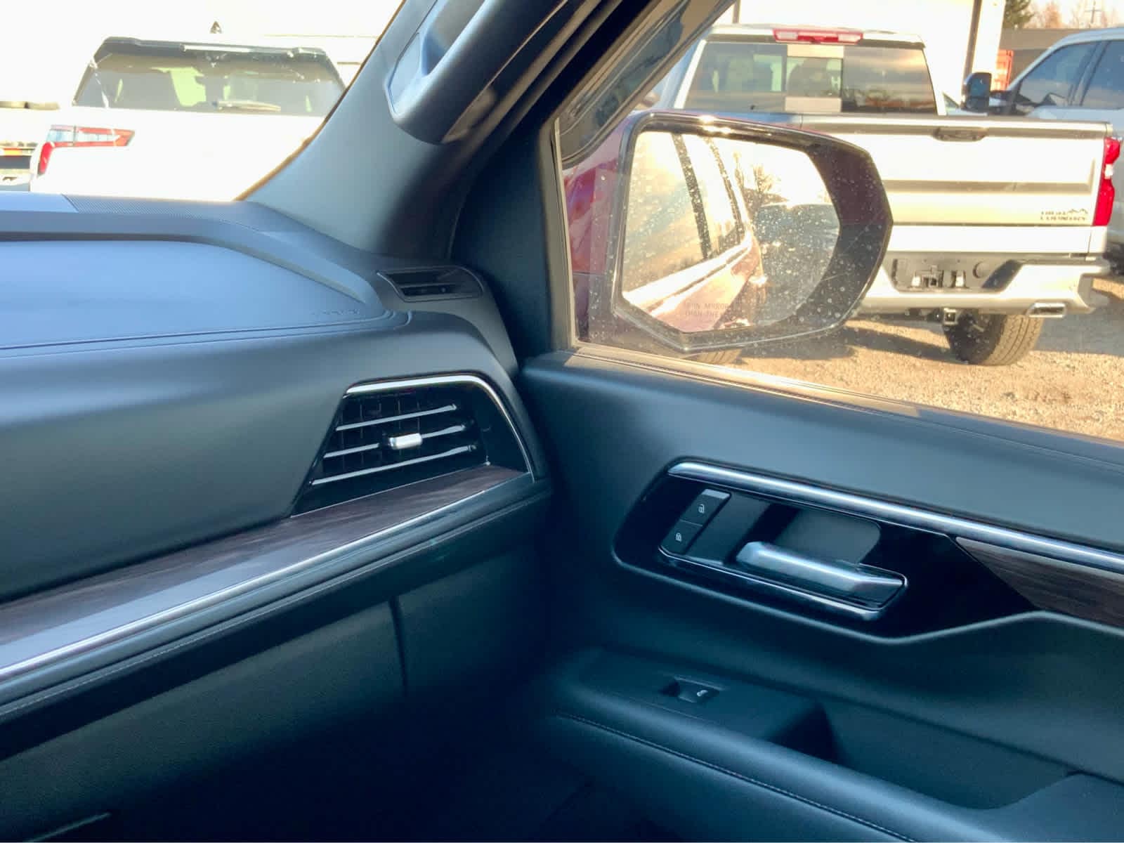 Thumbnail: 2025 Chevrolet Tahoe - 35