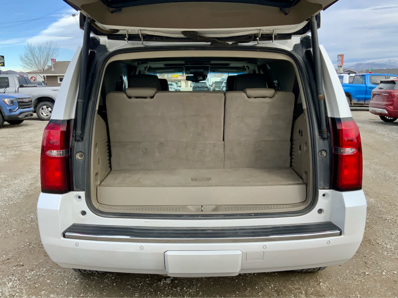 Thumbnail: 2020 Chevrolet Tahoe - 35