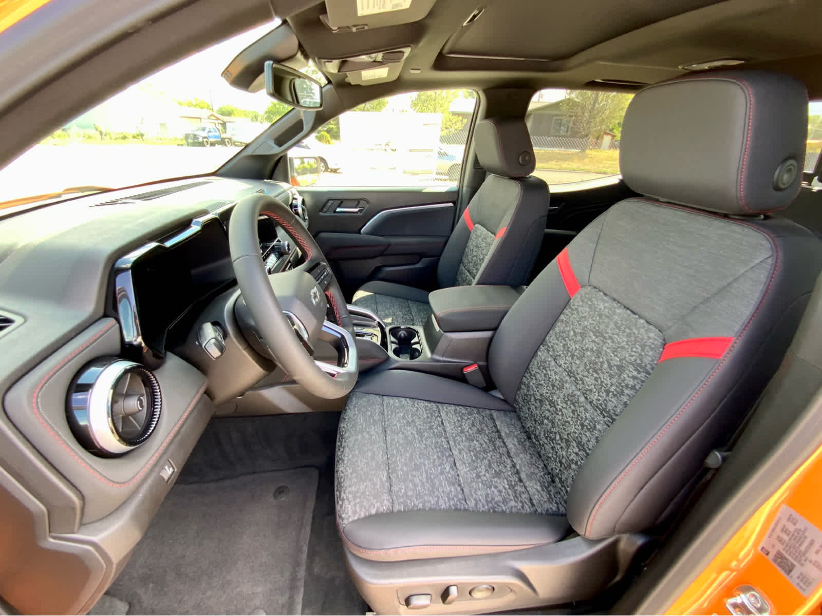 Thumbnail: 2026 Chevrolet Colorado - 26