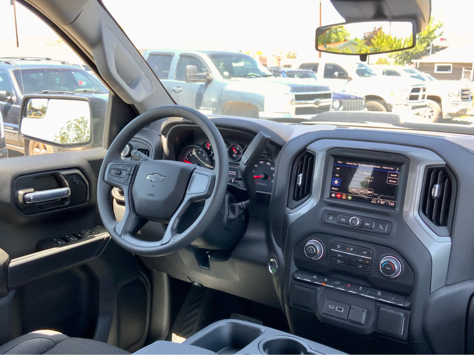 Thumbnail: 2026 Chevrolet Silverado 1500 - 32
