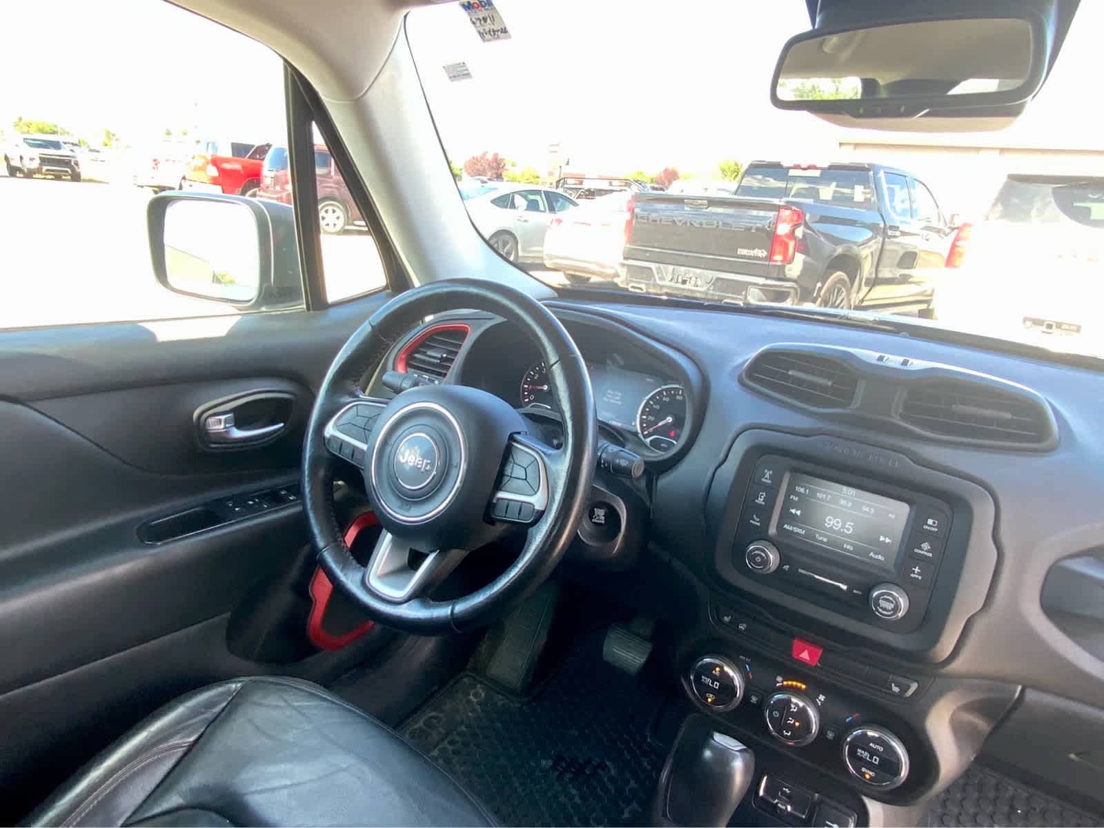 Thumbnail: 2017 Jeep Renegade - 29