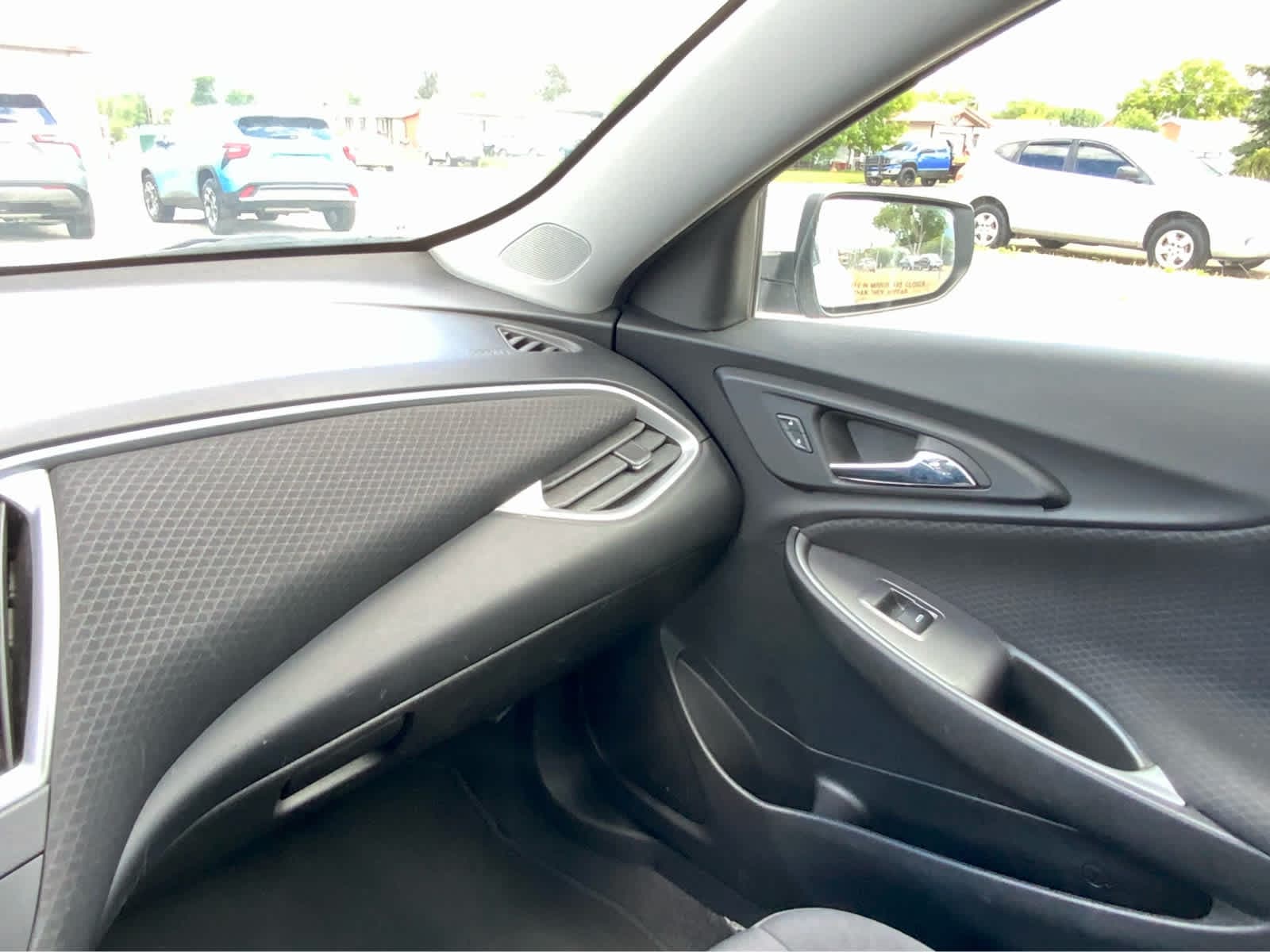 Thumbnail: 2023 Chevrolet Malibu - 36