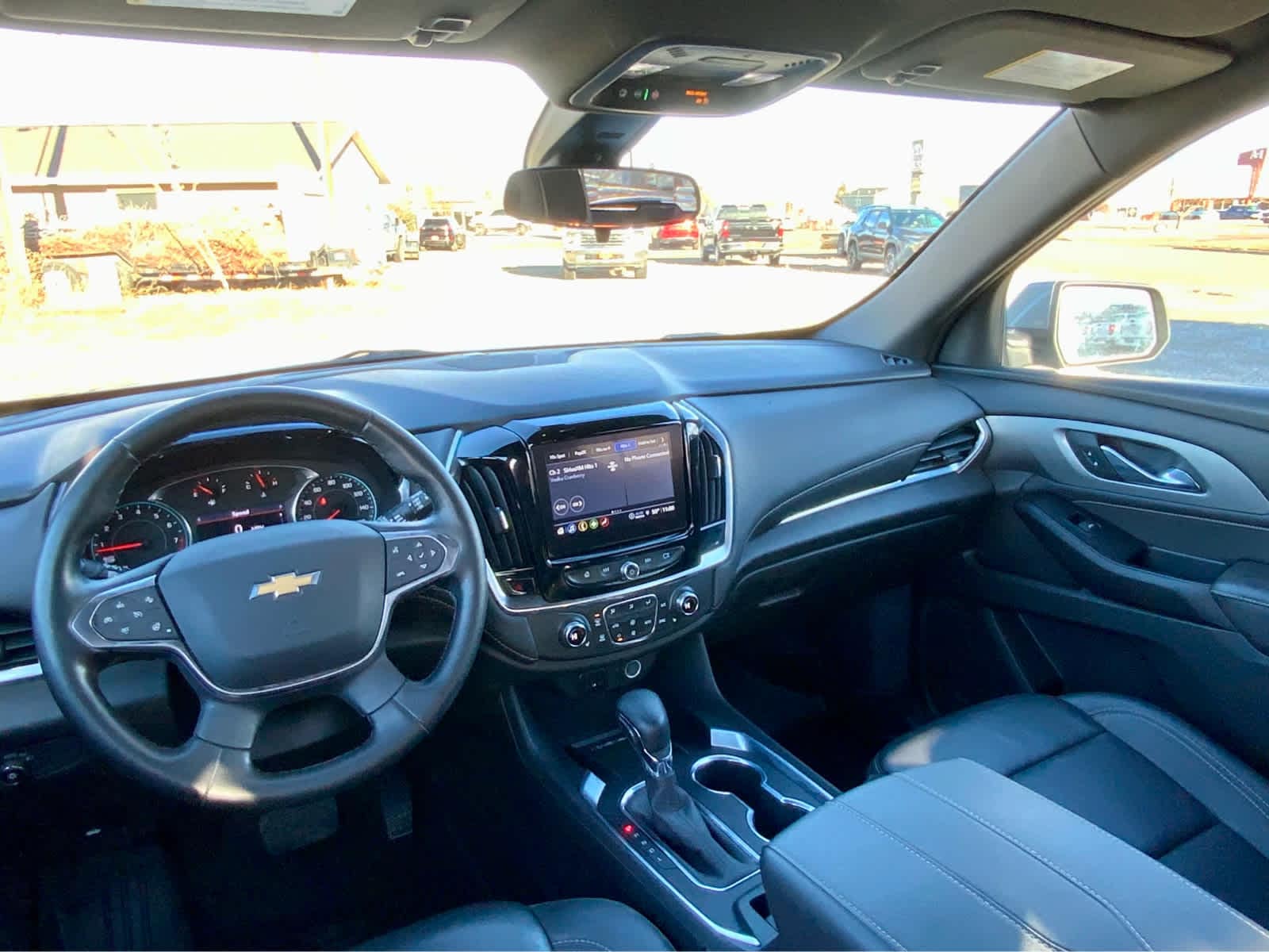 Thumbnail: 2023 Chevrolet Traverse - 38