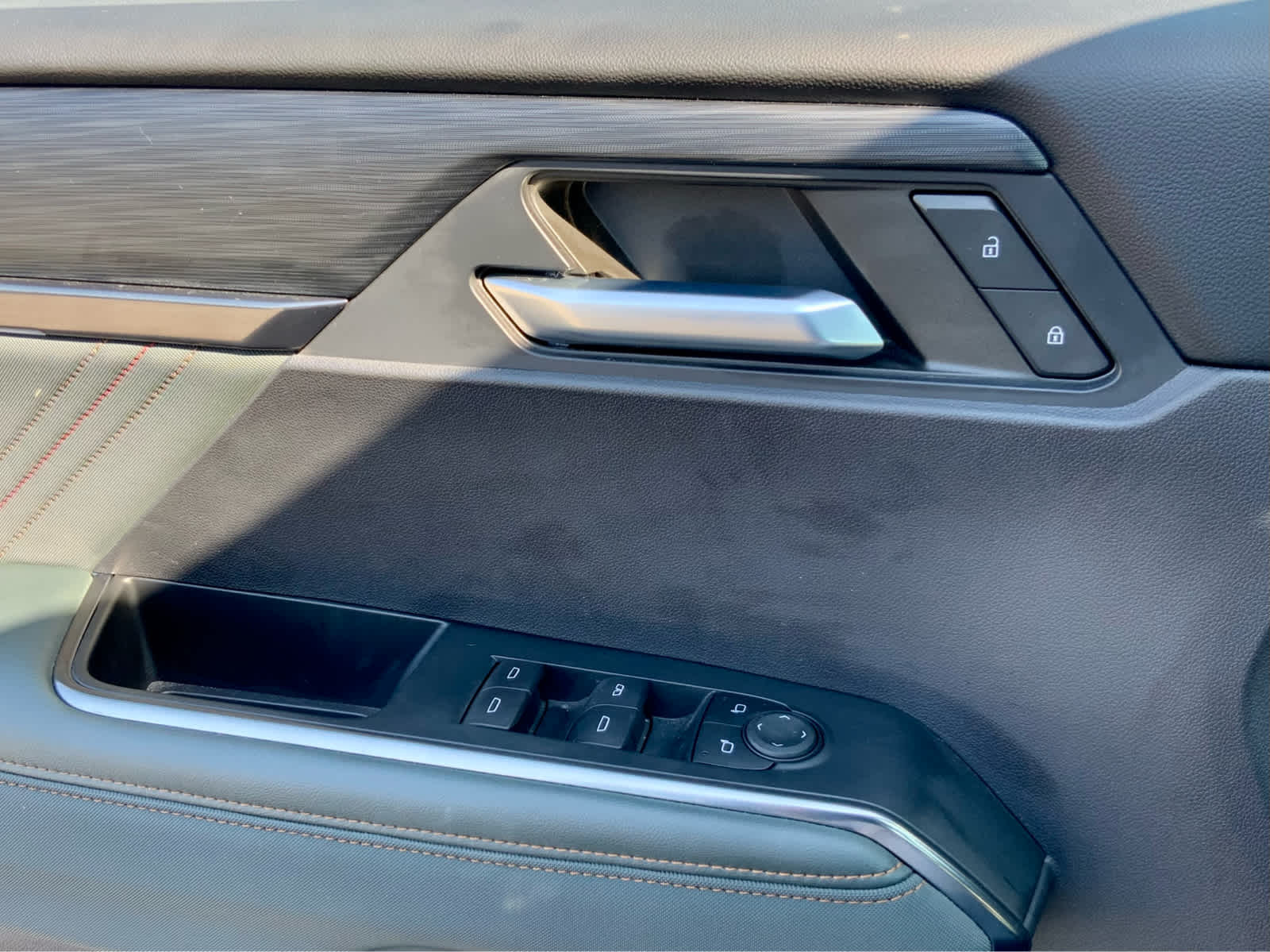 Thumbnail: 2024 GMC Acadia - 51