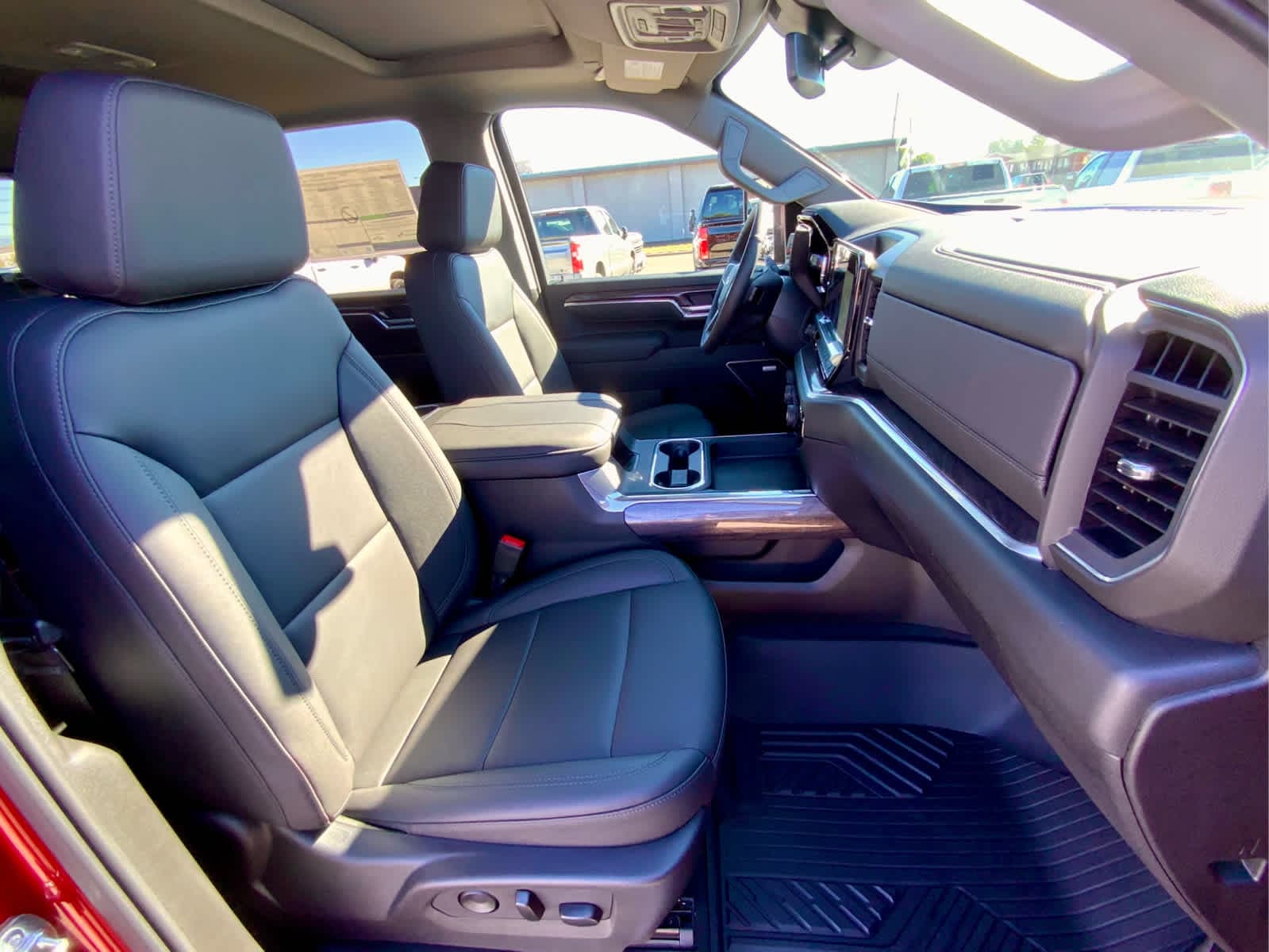 Thumbnail: 2026 Chevrolet Silverado 2500 - 26