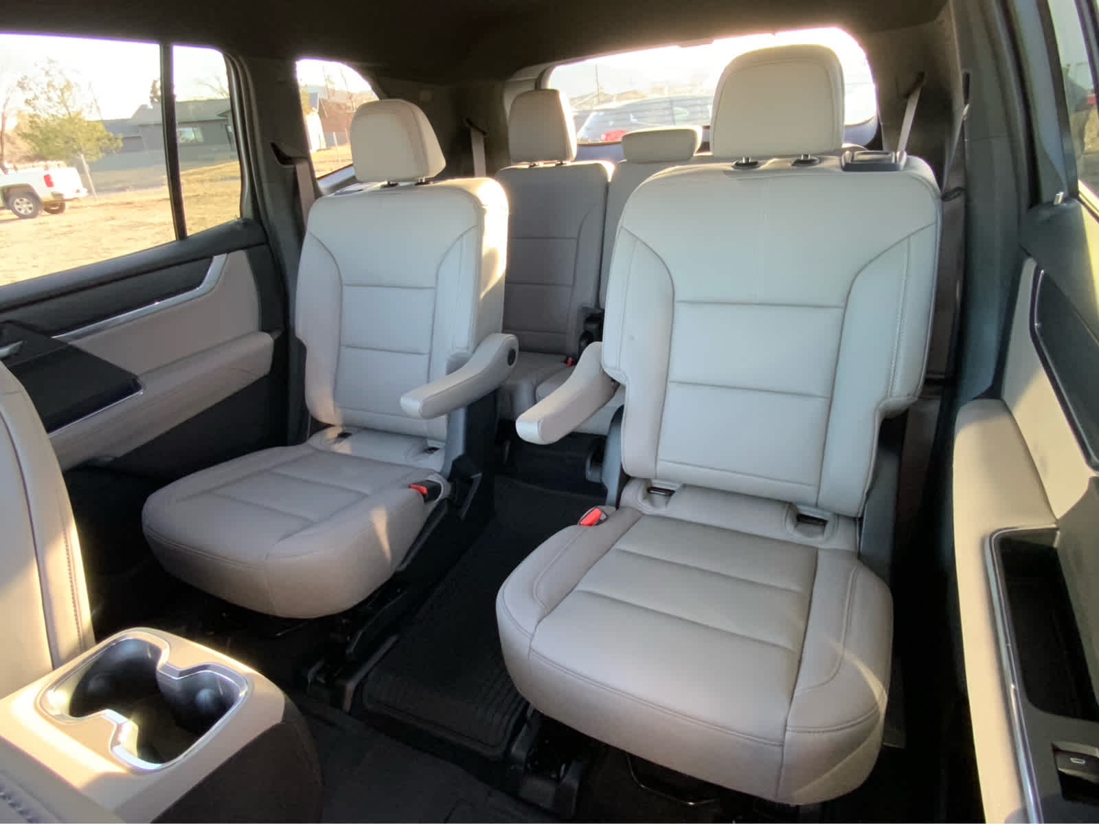 Thumbnail: 2026 GMC Acadia - 31