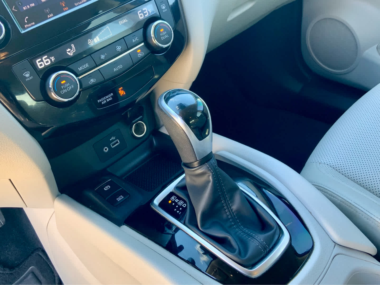 Thumbnail: 2022 Nissan Rogue Sport - 45