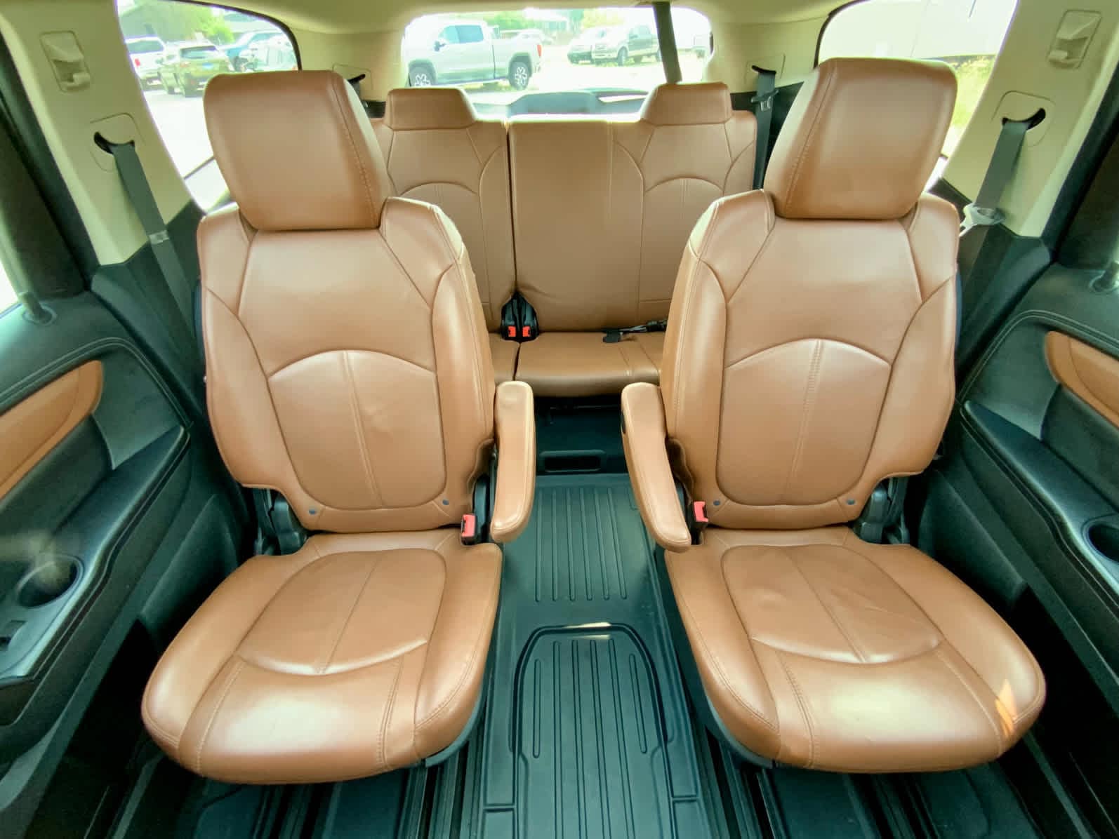 Thumbnail: 2016 Chevrolet Traverse - 32