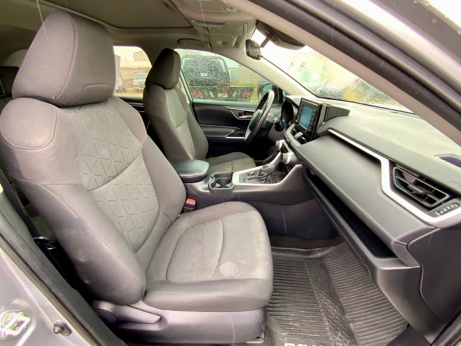 Thumbnail: 2020 Toyota RAV4 - 28