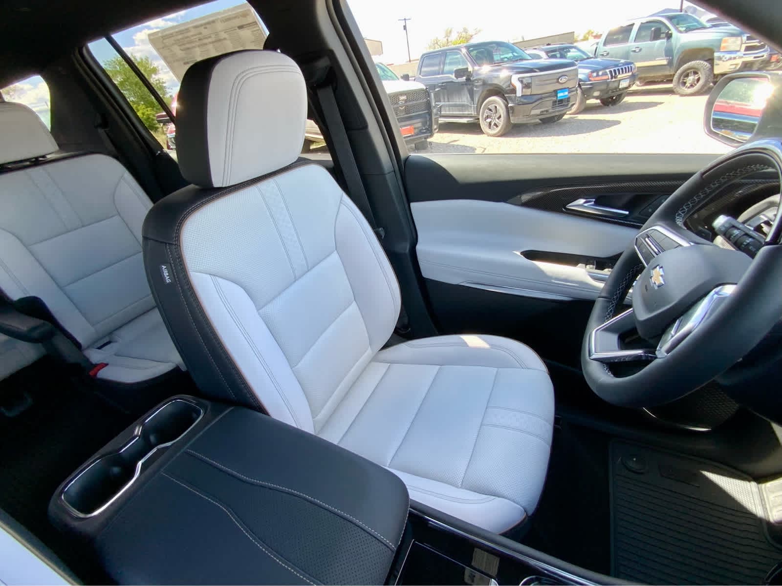 Thumbnail: 2026 Chevrolet Traverse - 27