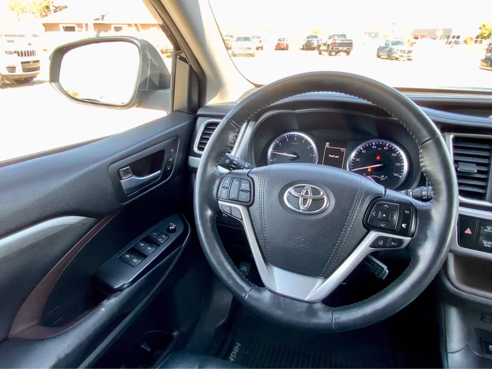 Thumbnail: 2018 Toyota Highlander - 41