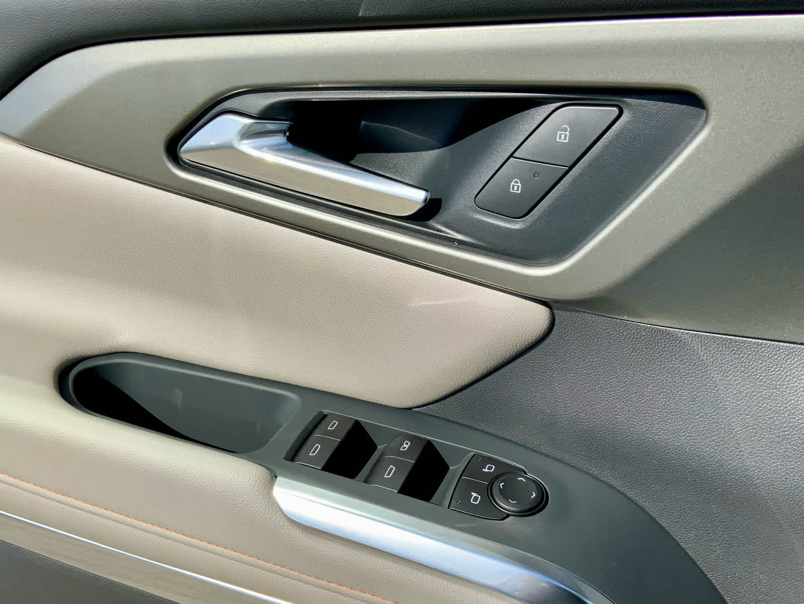 Thumbnail: 2026 Chevrolet Traverse - 49