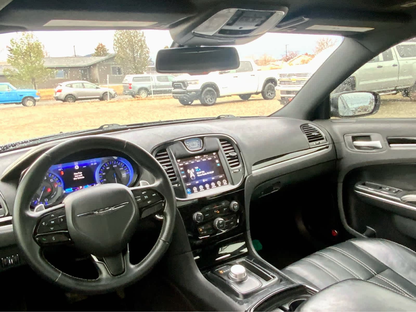 Thumbnail: 2017 Chrysler 300 - 33