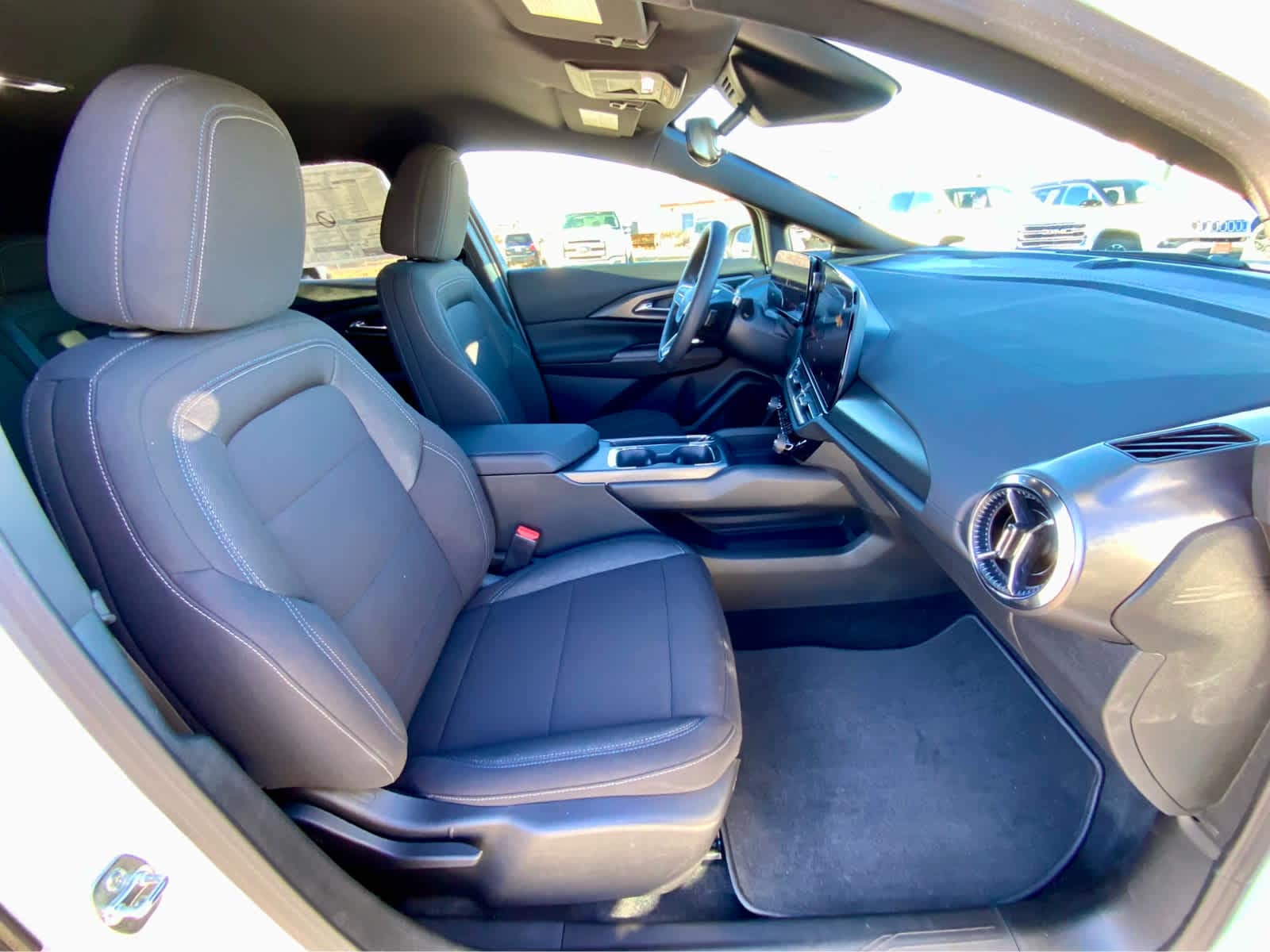 Thumbnail: 2026 Chevrolet Equinox - 24