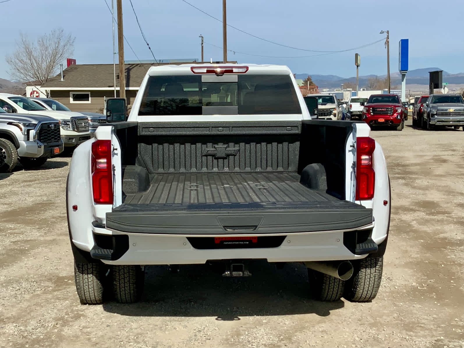 Thumbnail: 2026 Chevrolet Silverado 3500 - 15