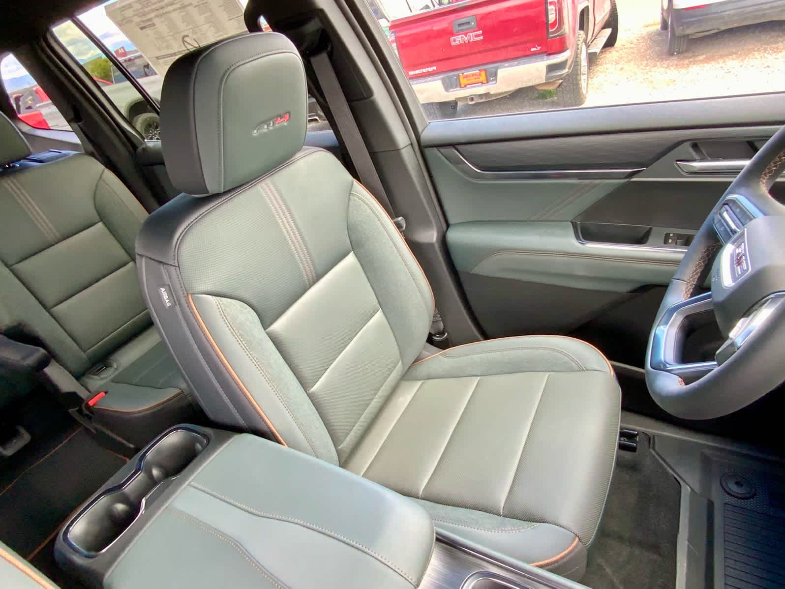 Thumbnail: 2026 GMC Acadia - 30