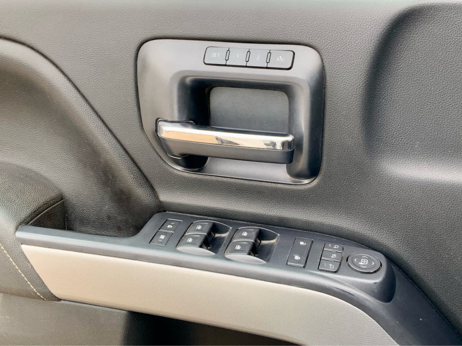 Thumbnail: 2015 Chevrolet Silverado 3500 - 48