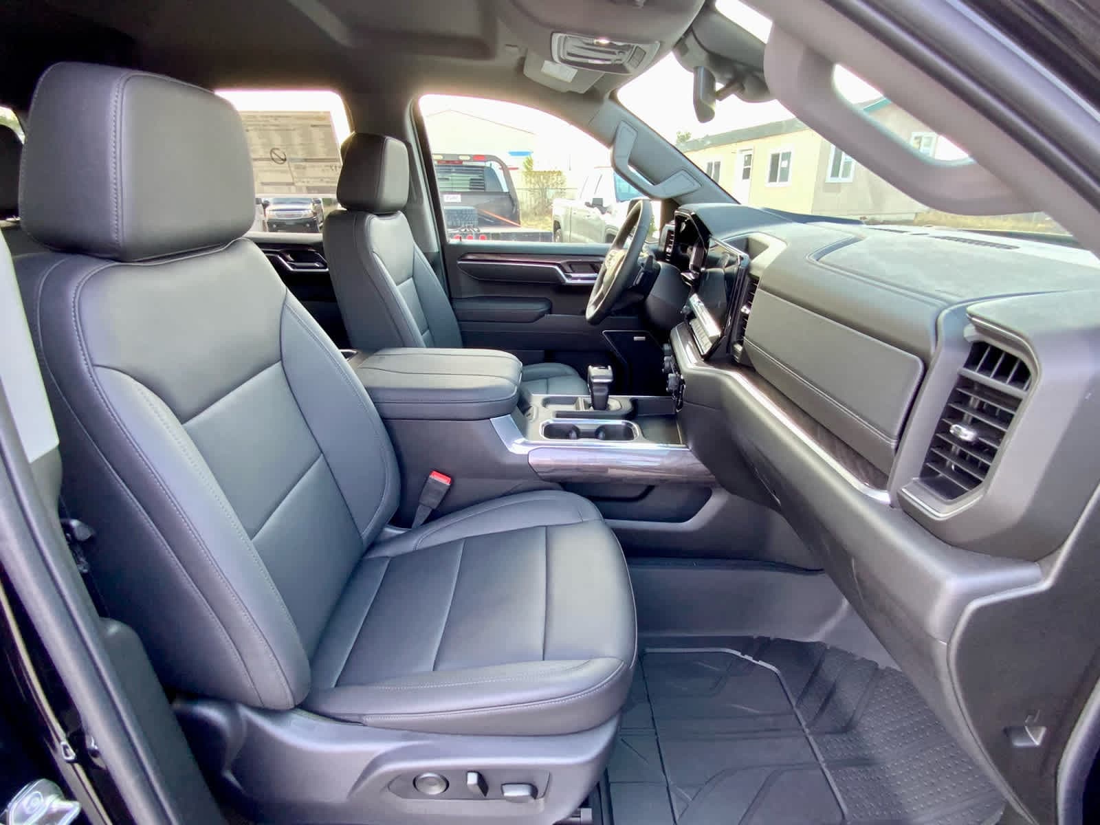 Thumbnail: 2026 Chevrolet Silverado 1500 - 29