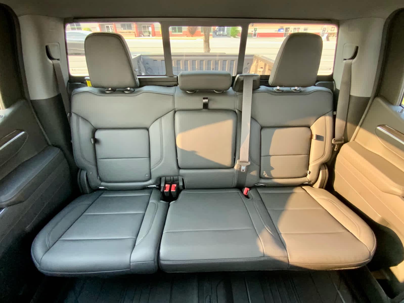 Thumbnail: 2026 Chevrolet Silverado 1500 - 31