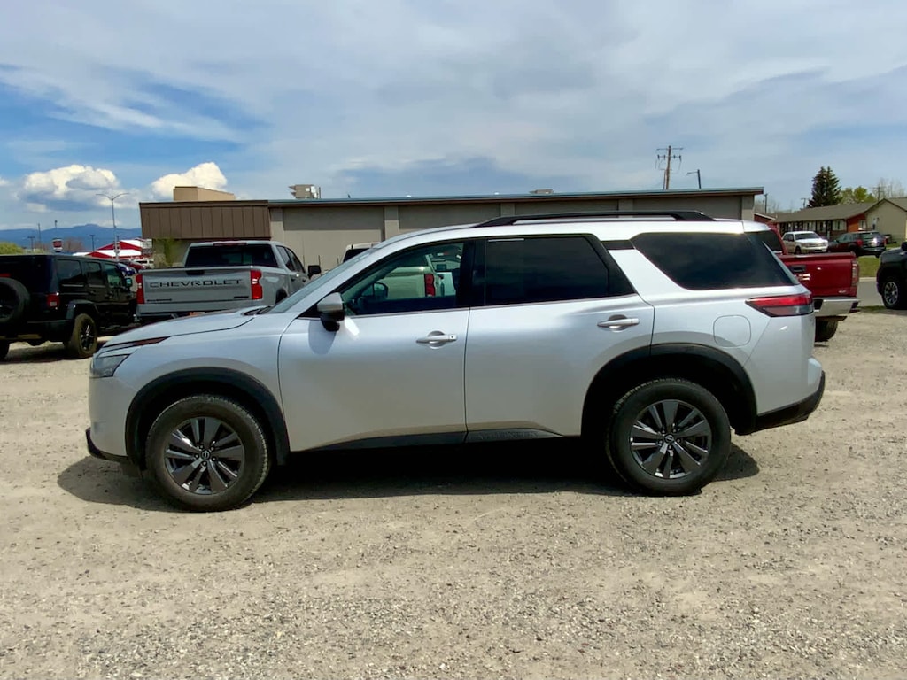 Used 2024 Nissan Pathfinder SV SUV