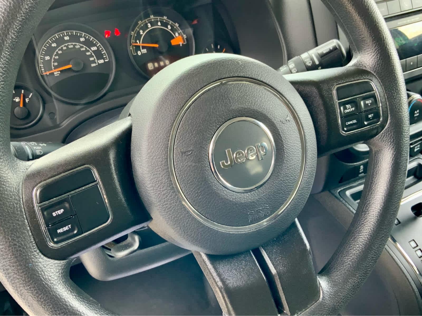 Thumbnail: 2016 Jeep Patriot - 39