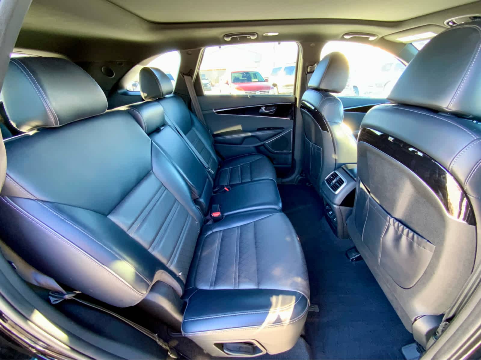 Thumbnail: 2019 Kia Sorento - 26