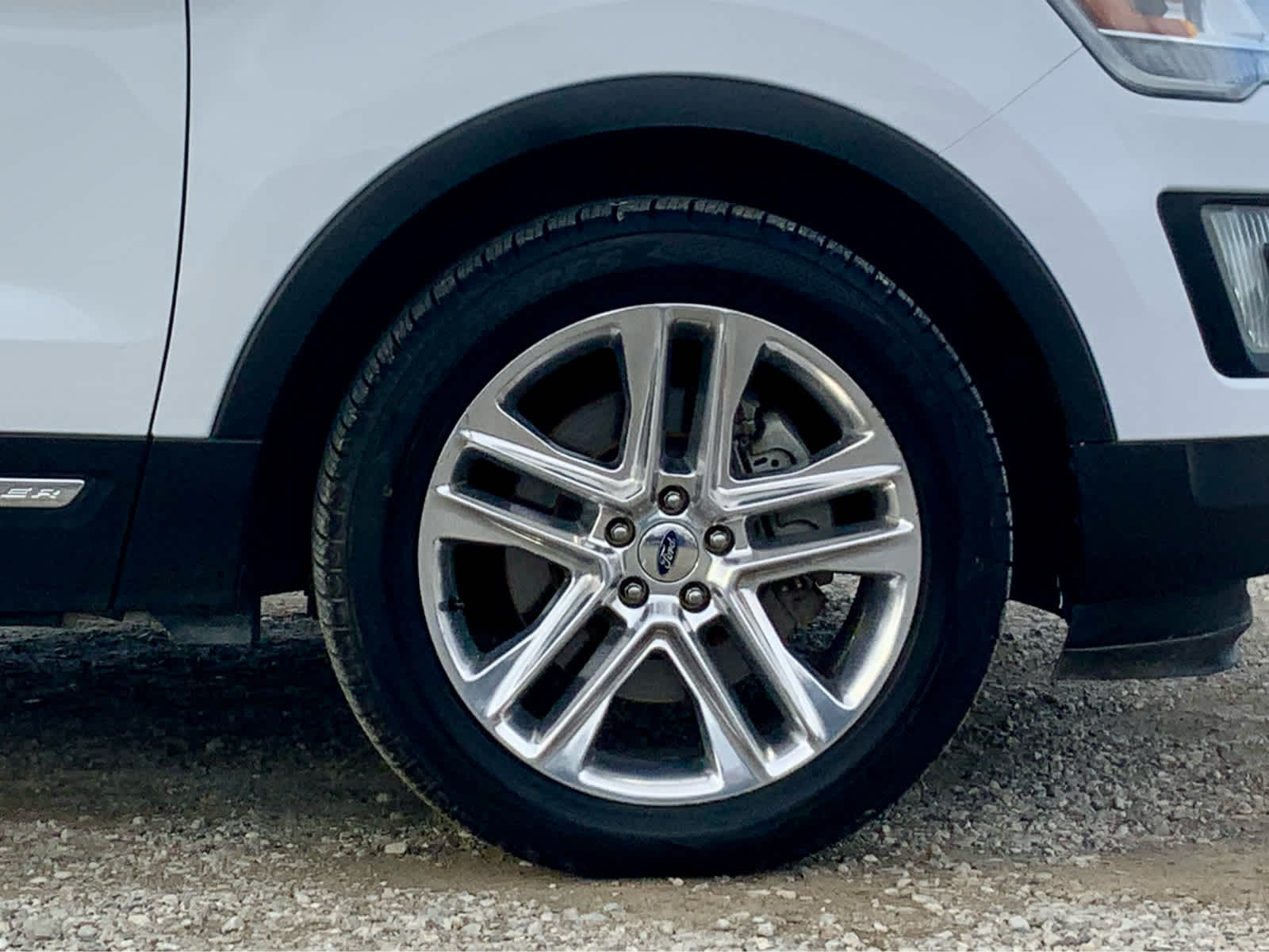 Thumbnail: 2017 Ford Explorer - 16