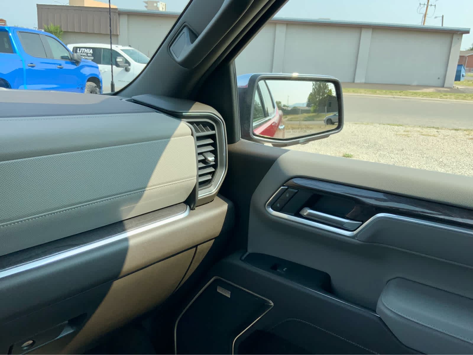 Thumbnail: 2026 Chevrolet Silverado 1500 - 42