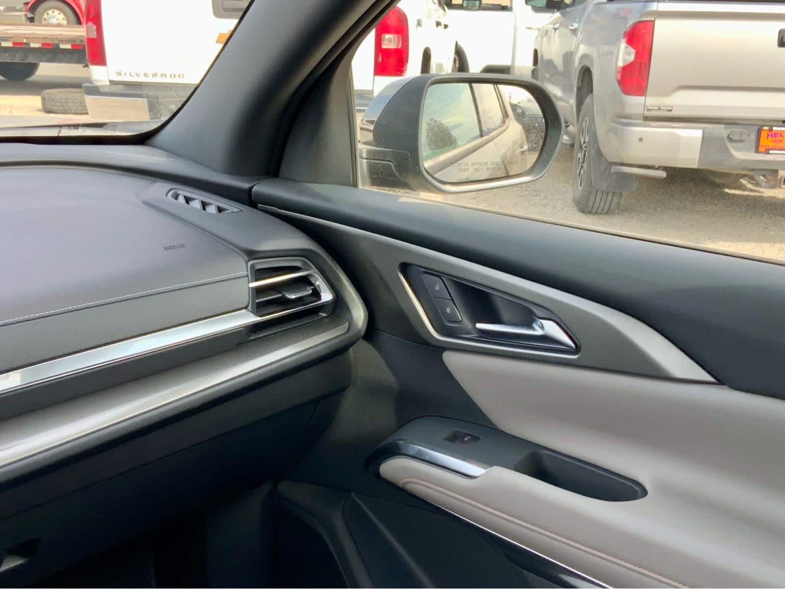 Thumbnail: 2026 Chevrolet Traverse - 36