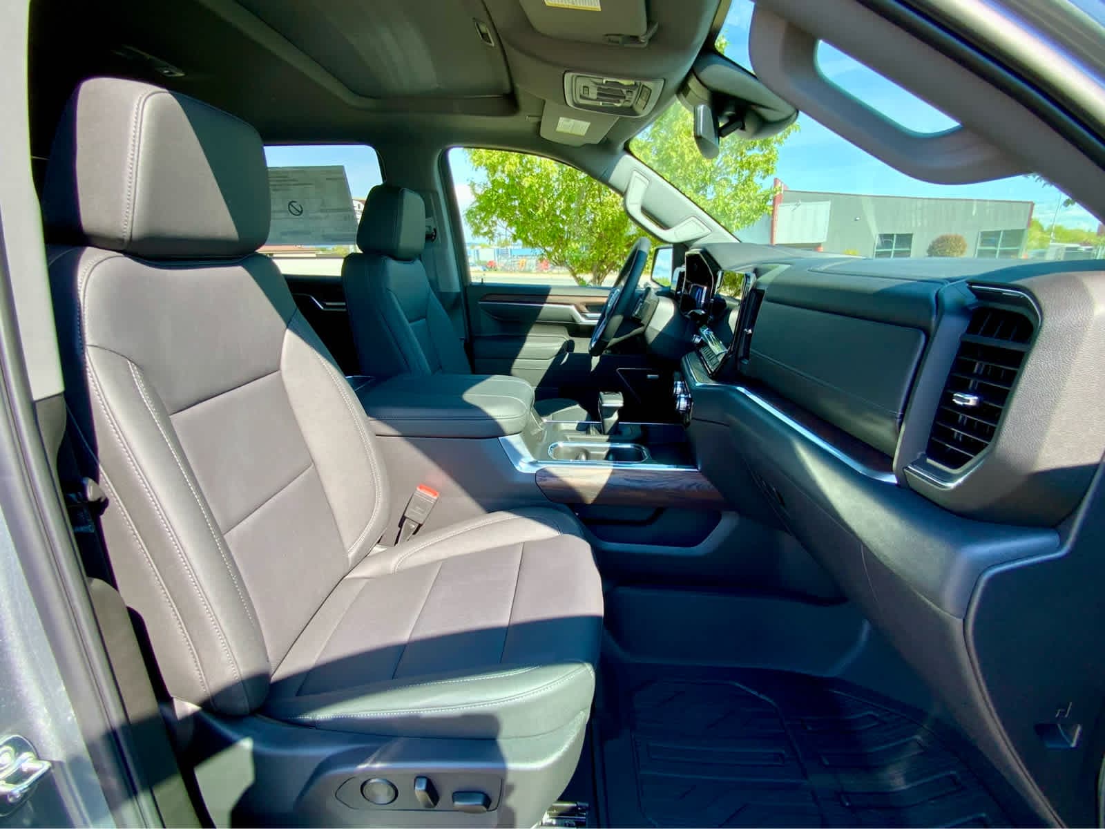 2025 GMC Sierra 1500 SLT 31