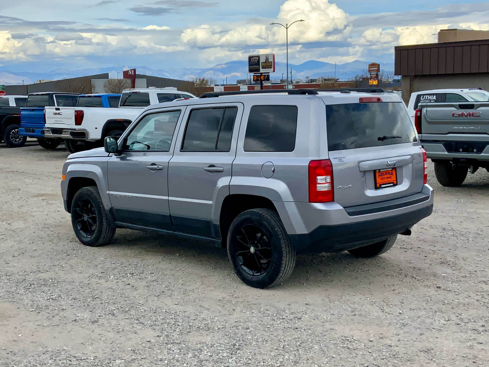 Thumbnail: 2016 Jeep Patriot - 3