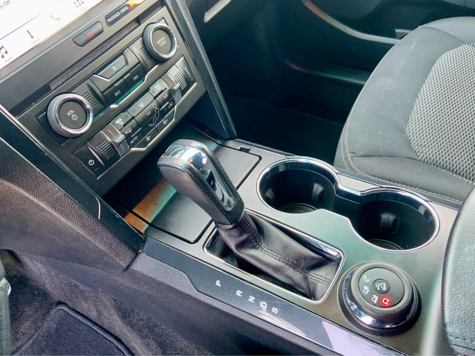 Thumbnail: 2017 Ford Explorer - 47