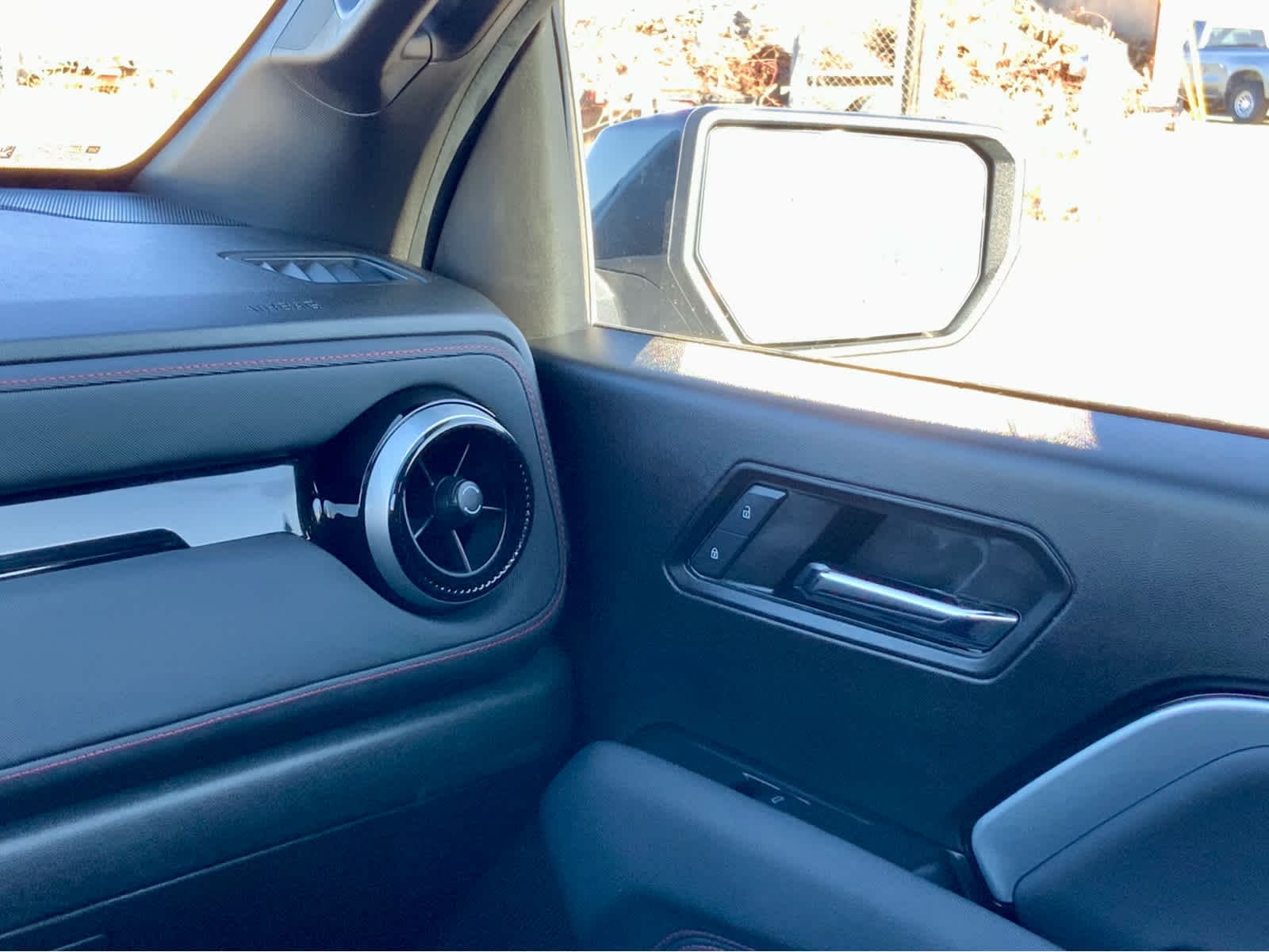 Thumbnail: 2024 Chevrolet Colorado - 40