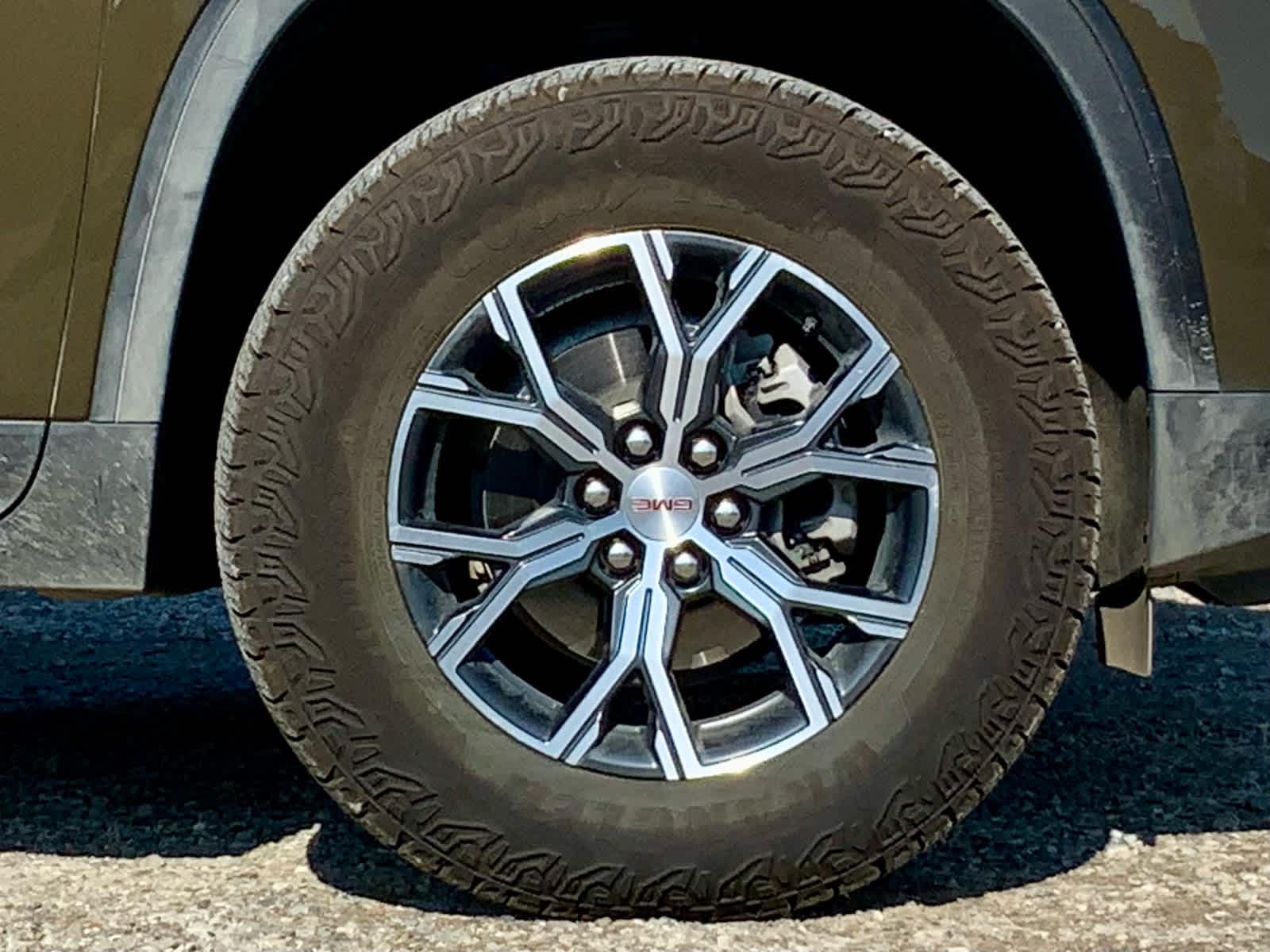 Thumbnail: 2024 GMC Acadia - 18