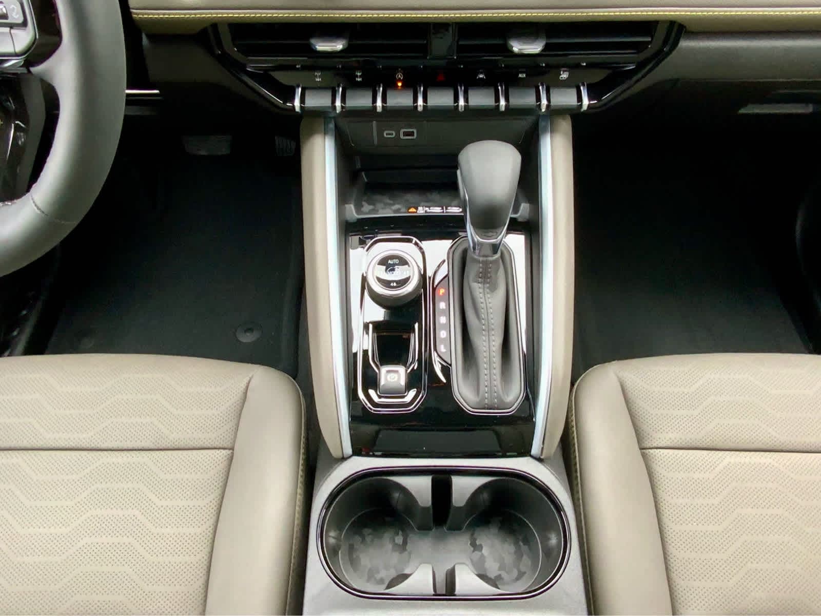 Thumbnail: 2026 Chevrolet Colorado - 44