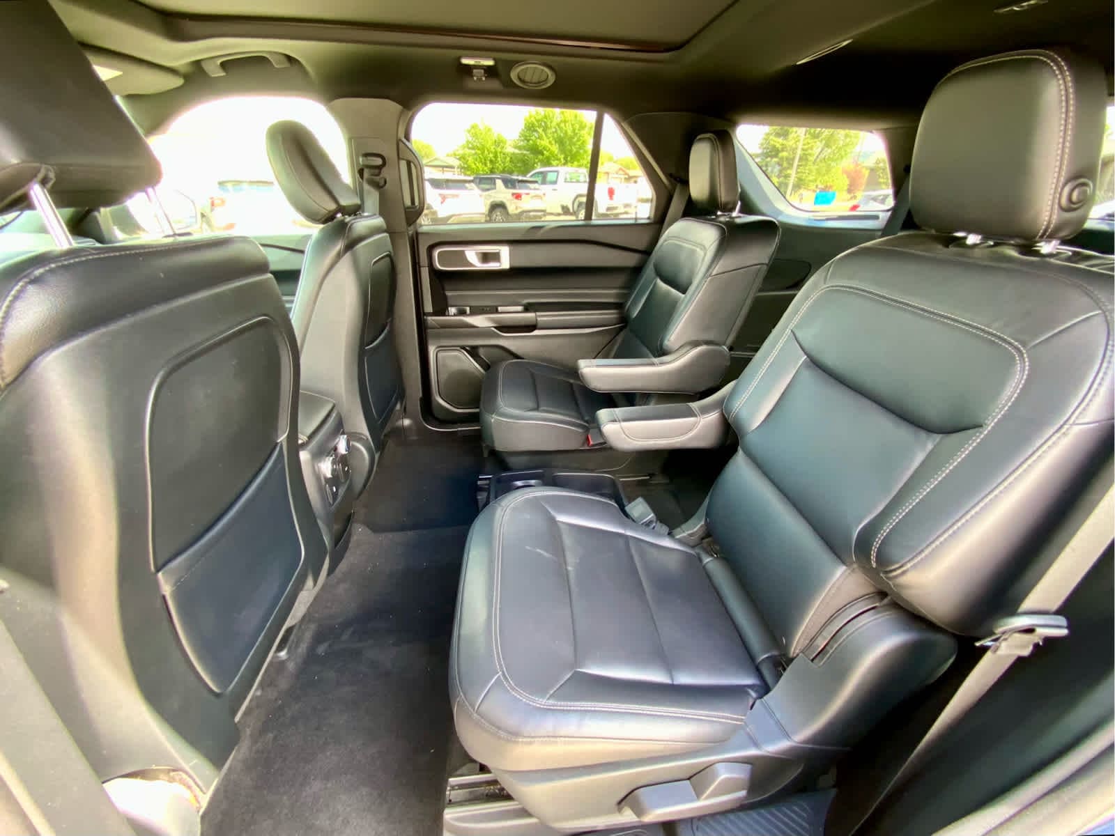 Thumbnail: 2020 Ford Explorer - 28